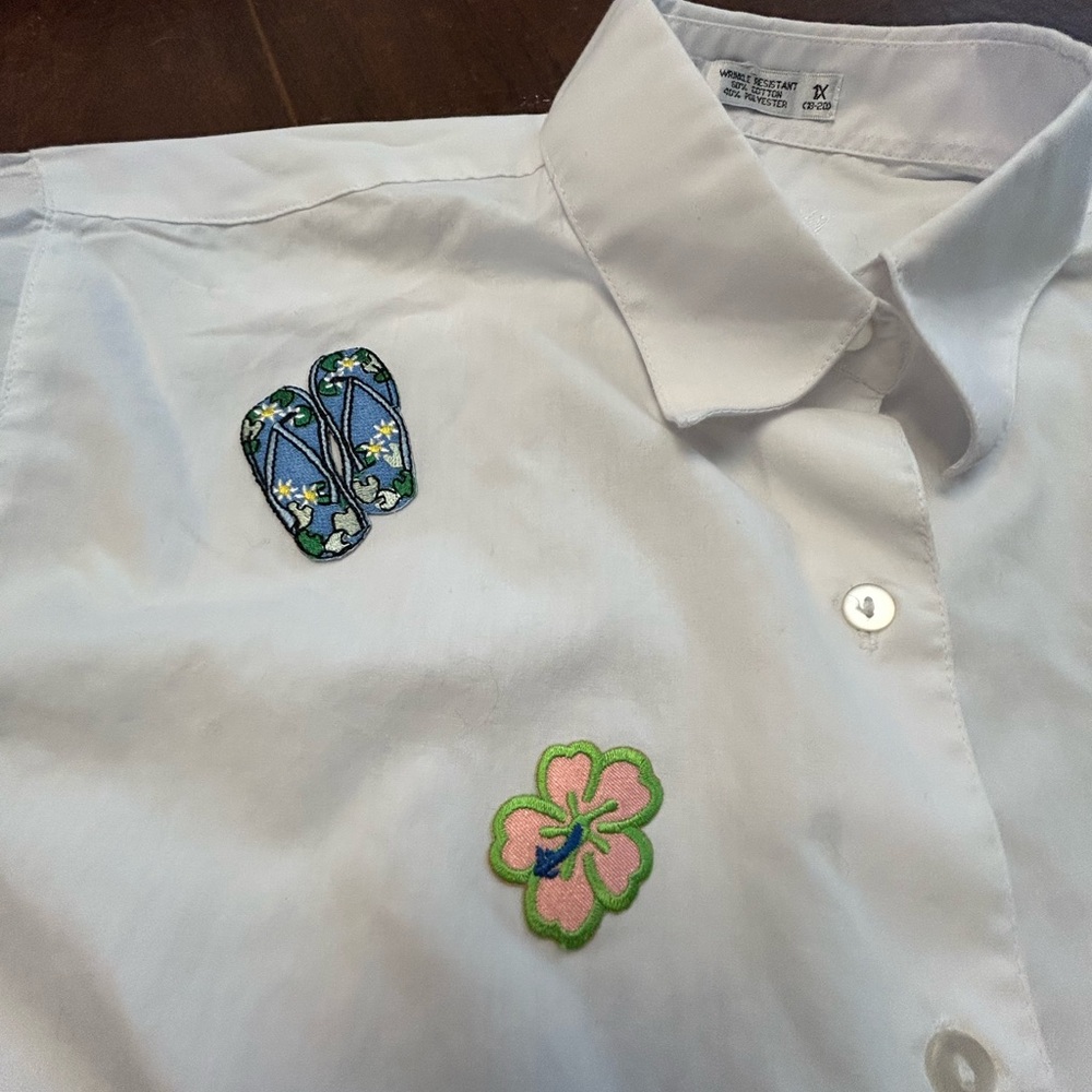 Infinity Raine White Button-Up Shirt with Multicolor Embroidered Accents 1X EUC - Picture 5 of 11